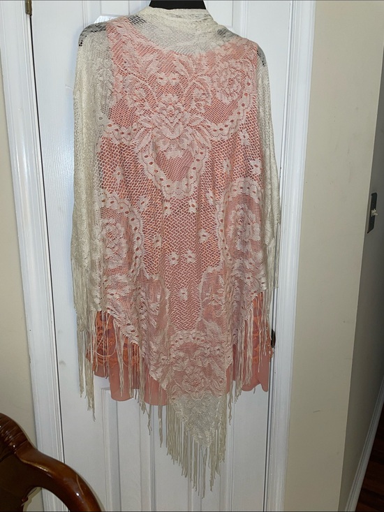 Subtle Luxury Accessories - Cream Lacey Fringed Shawl OS